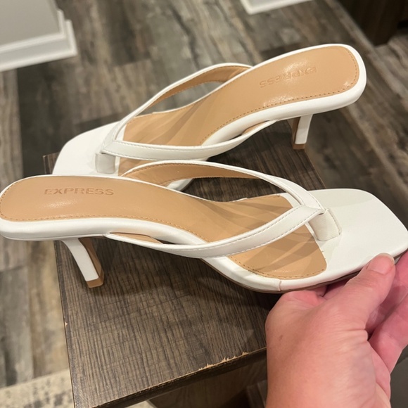 Express new without box size 7 white 2 inch heels - Picture 3 of 5